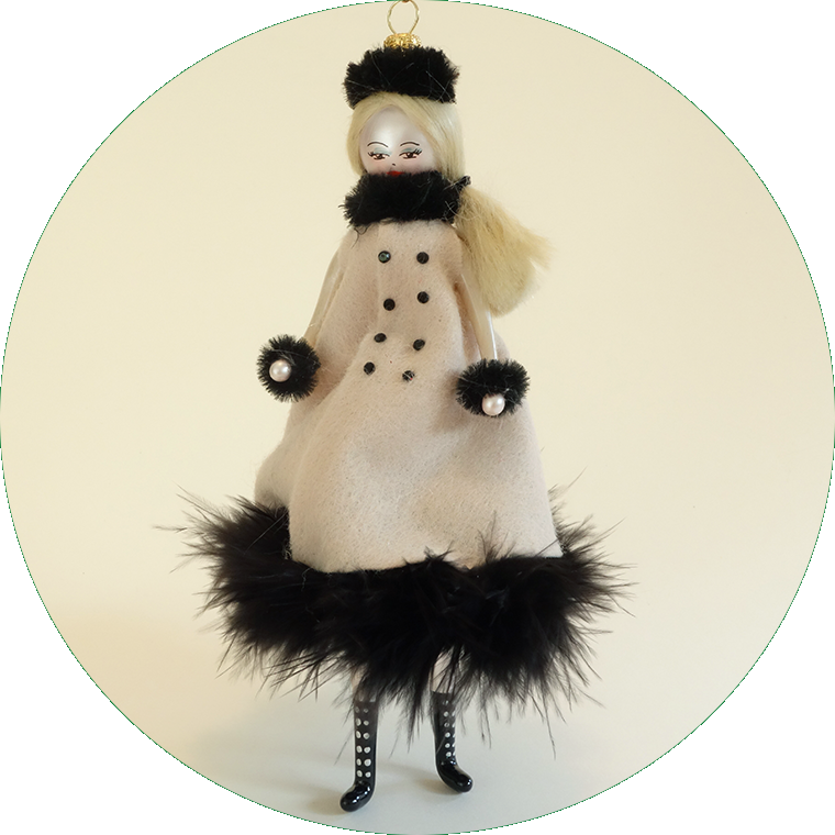 Dame mit Pelz, DO7265