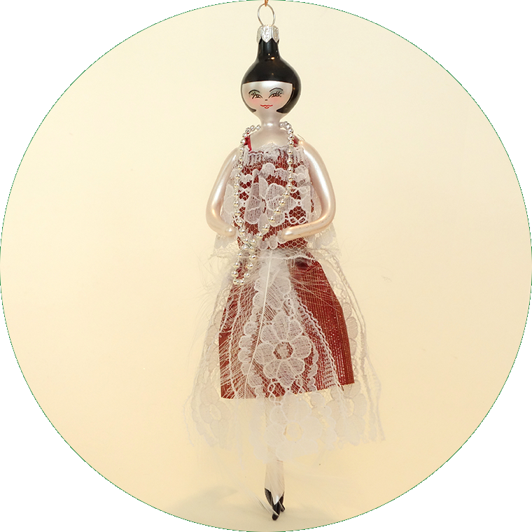 Dame im weißen Spitzenkleid, DO7274